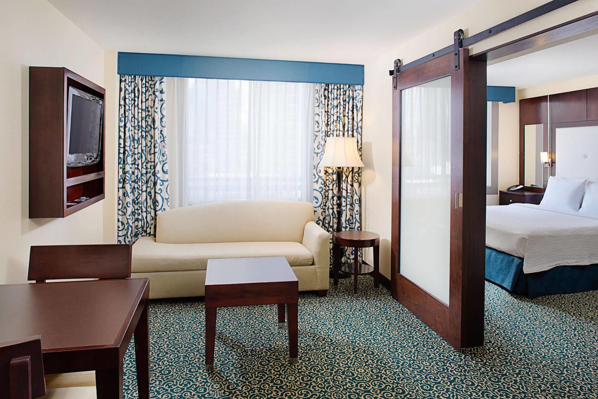 By Marriott Downtown/gaslamp Quarter Hotel 3*